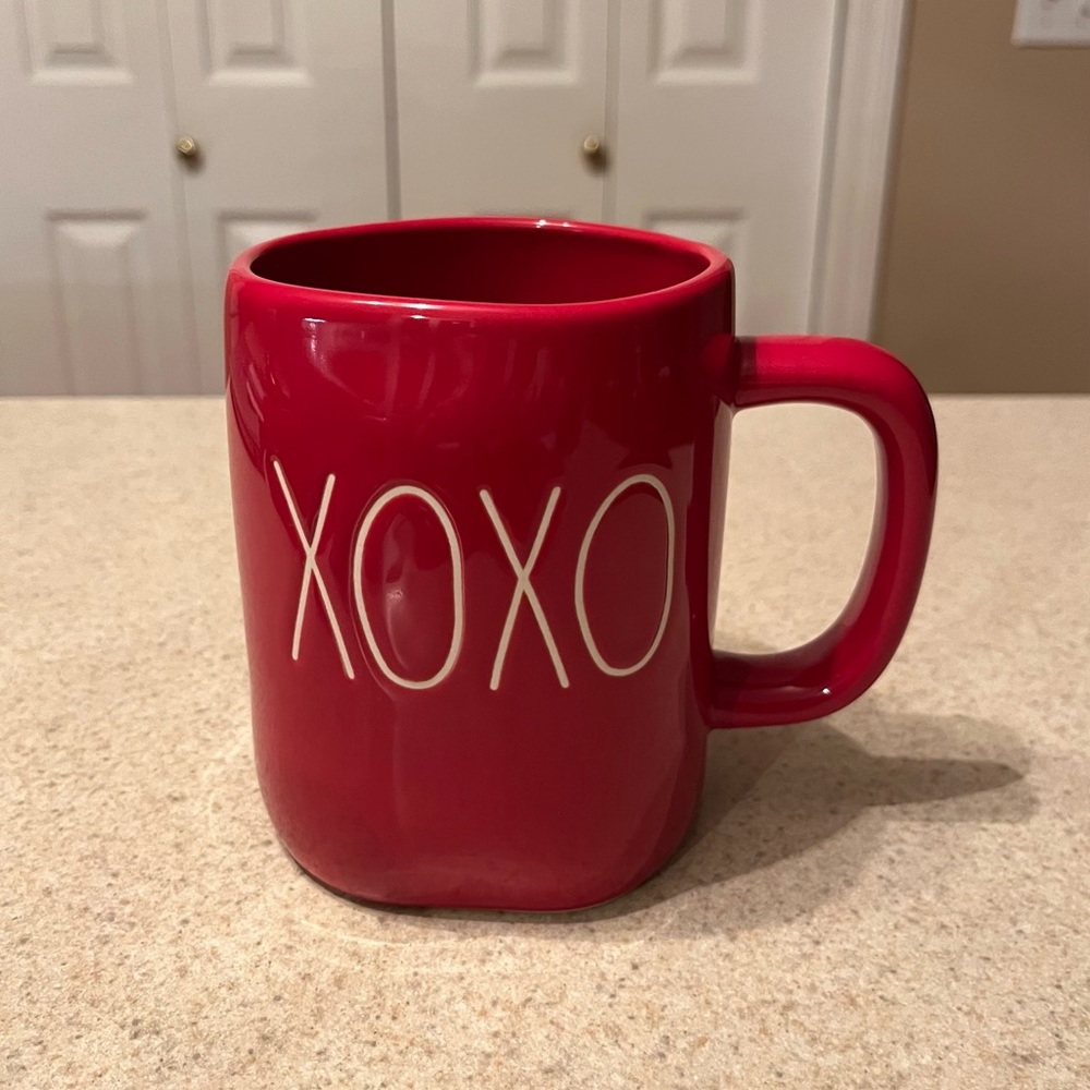 Rae Dunn XOXO Valentine Mug